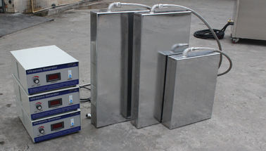 40KHzコンデンサー/ラジエーター/クーラーのための浸水許容のトランスデューサーのステンレス鋼の超音波洗剤